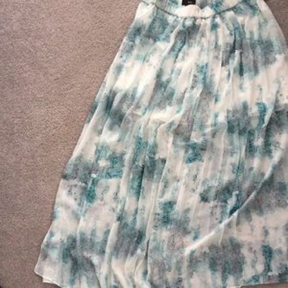 Maxi skirt! Sheer. Adorable - Picture 5 of 5